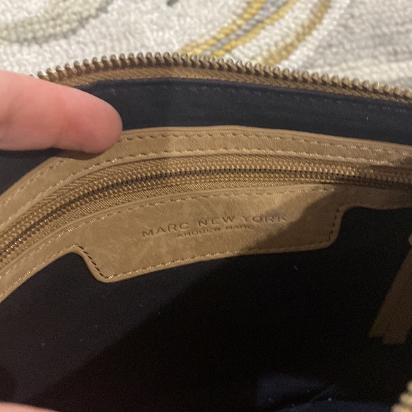 💕 Marc New York tan leather small shoulder bag 💕 - Picture 10 of 13